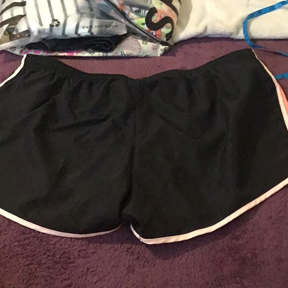 NWOT Nike Dry Fit Athletic Women’s Shorts - Picture 7 of 10
